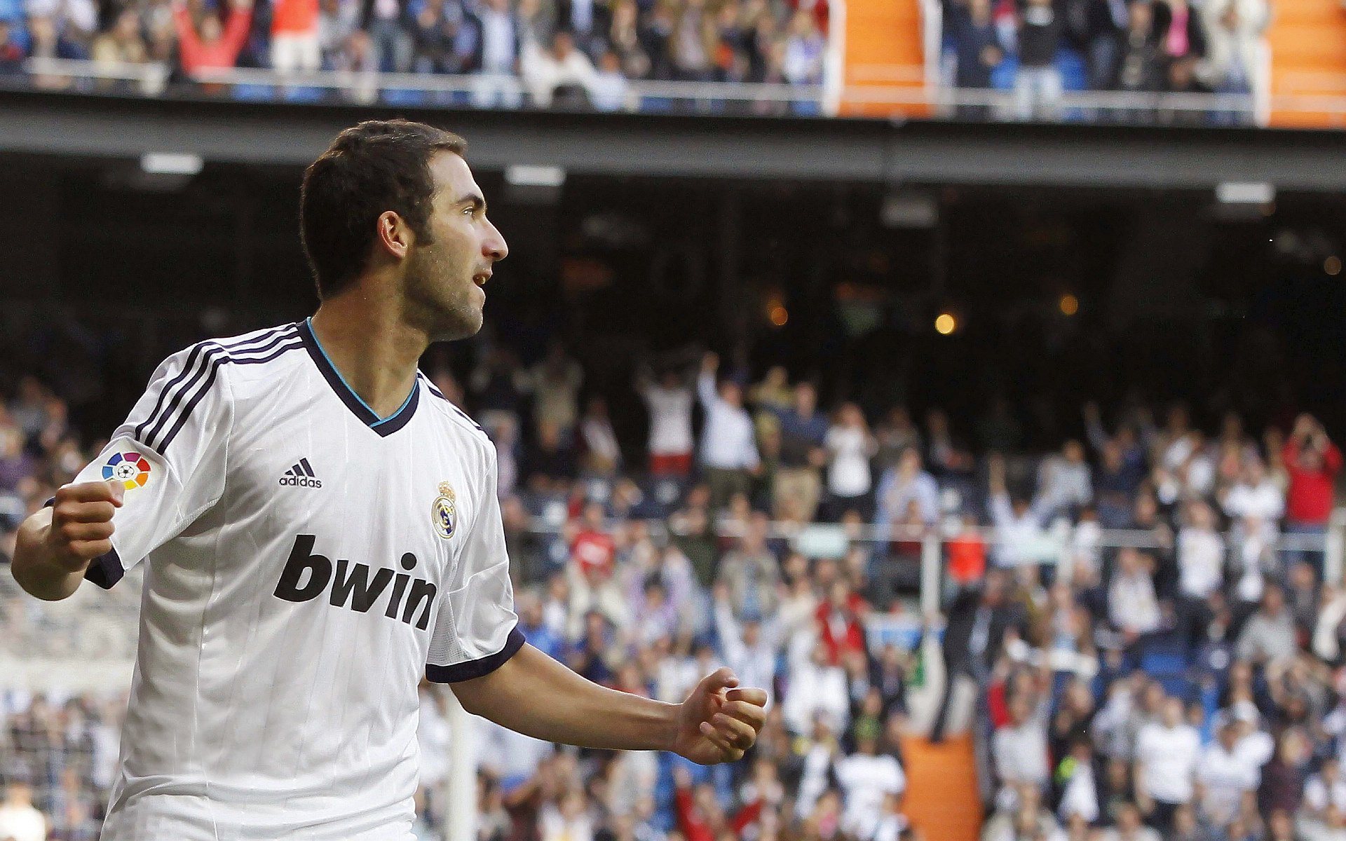 孙颖莎击败伊藤美诚，再夺单打金牌，孙颖莎4_0横扫伊藤美诚