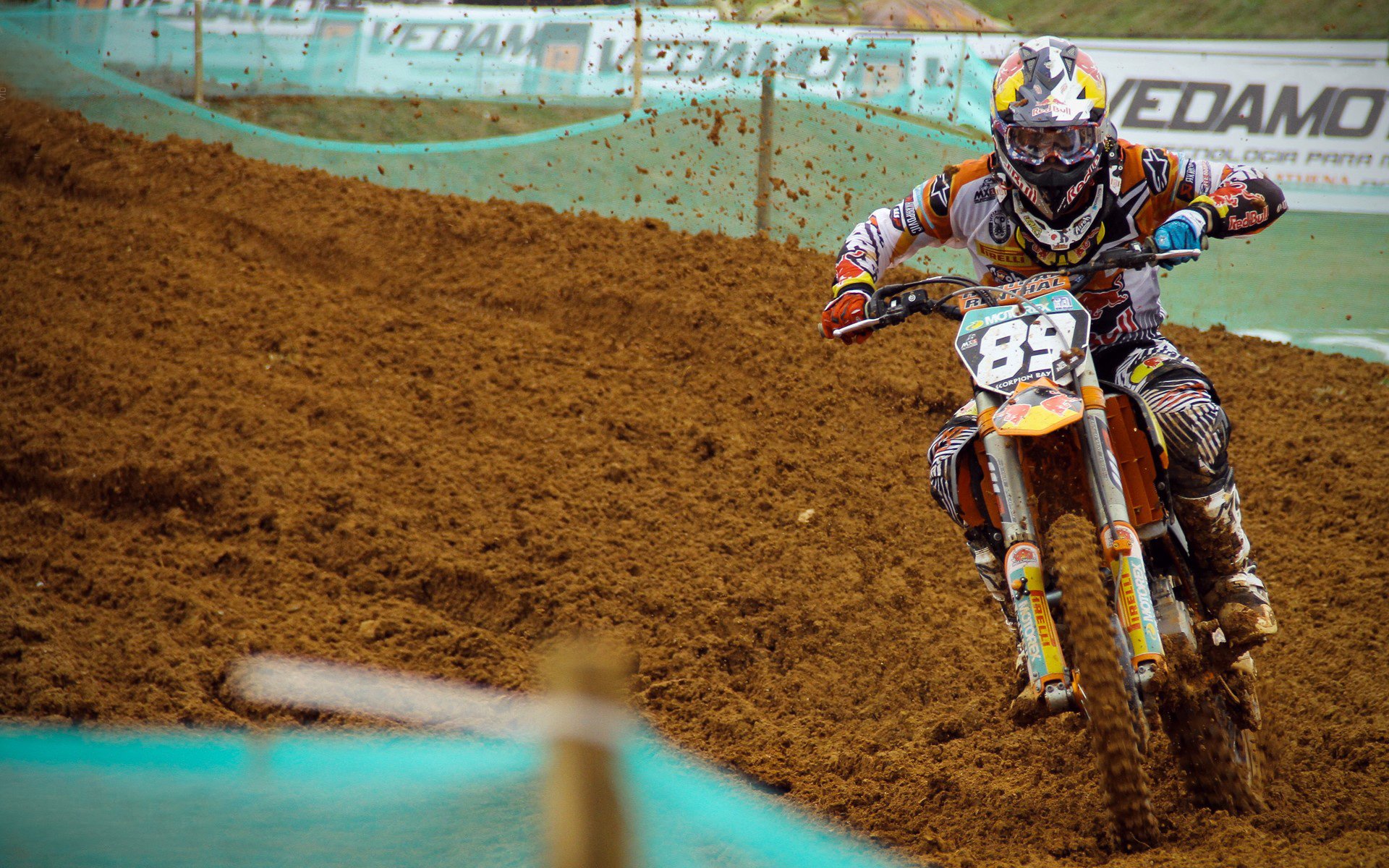 詹皇缺阵，湖人反倒“起飞”？1.3亿美金砸出新天地